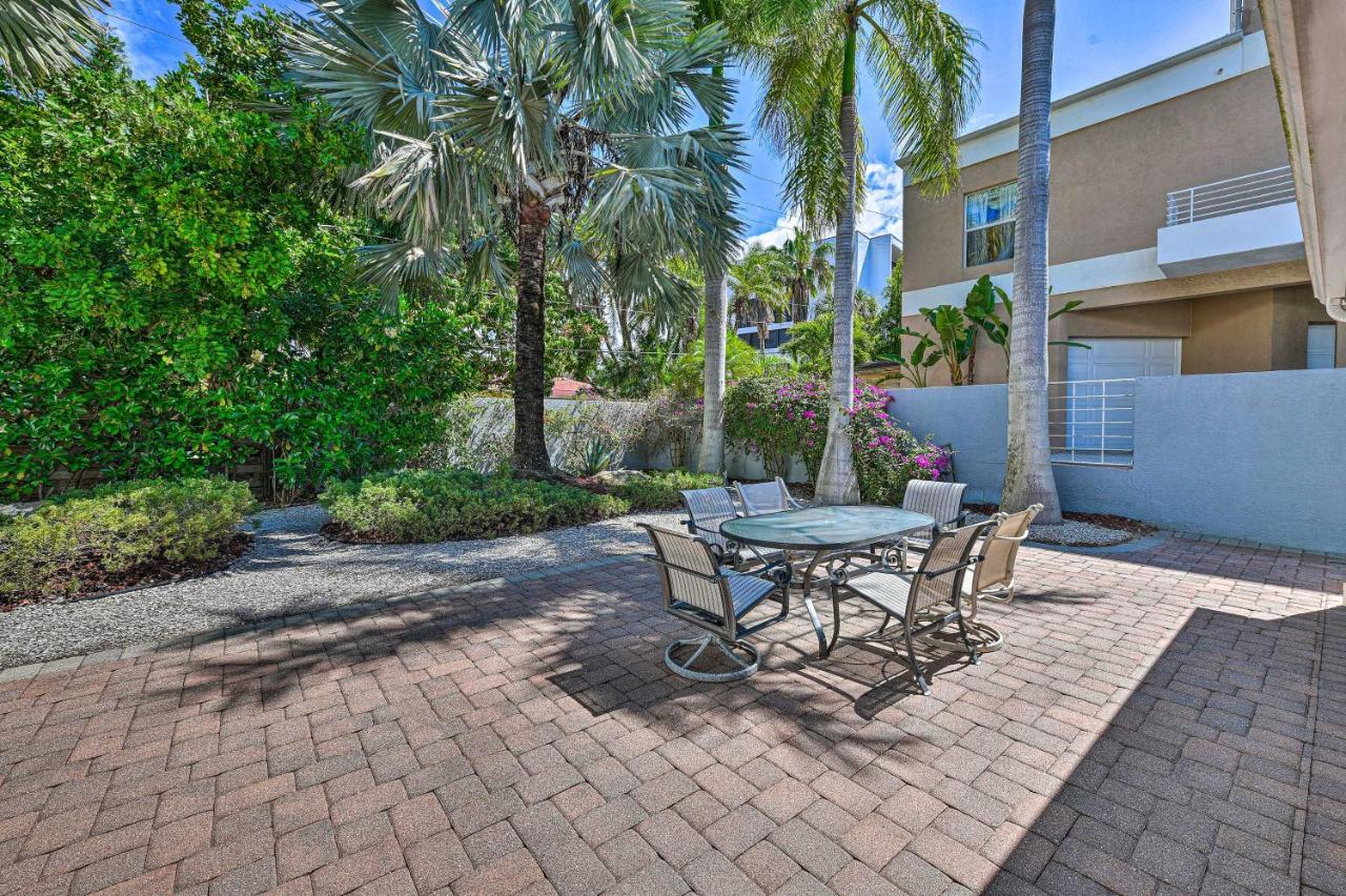 Lido Key Hideout With Patio And Yard And Walk To Beach! Сарасота Екстер'єр фото